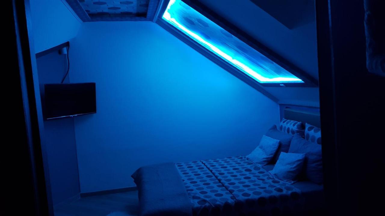 Le Petit Luxembourg Appartement Montignies-sur-Sambre Buitenkant foto