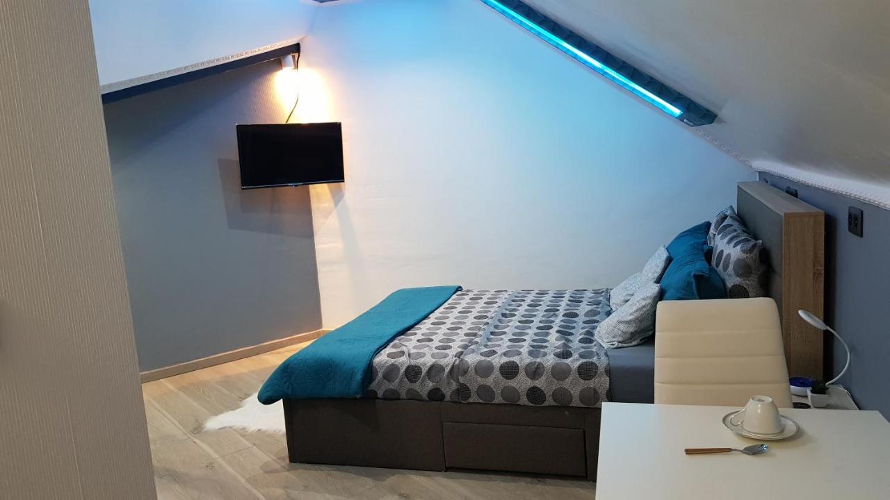 Le Petit Luxembourg Appartement Montignies-sur-Sambre Buitenkant foto