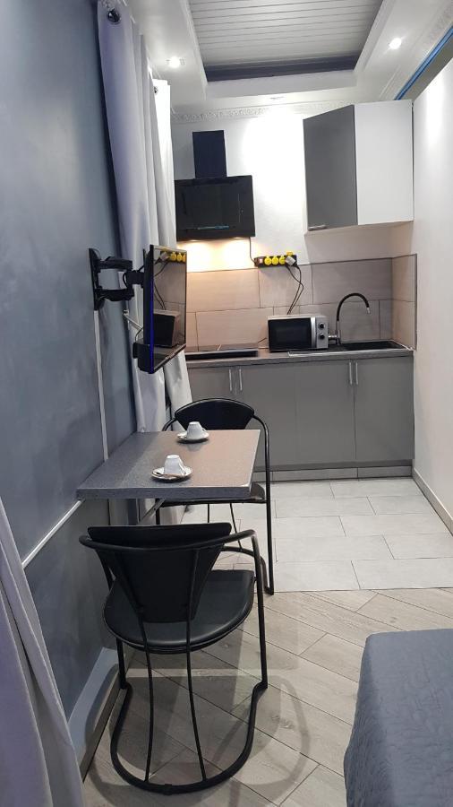 Le Petit Luxembourg Appartement Montignies-sur-Sambre Buitenkant foto